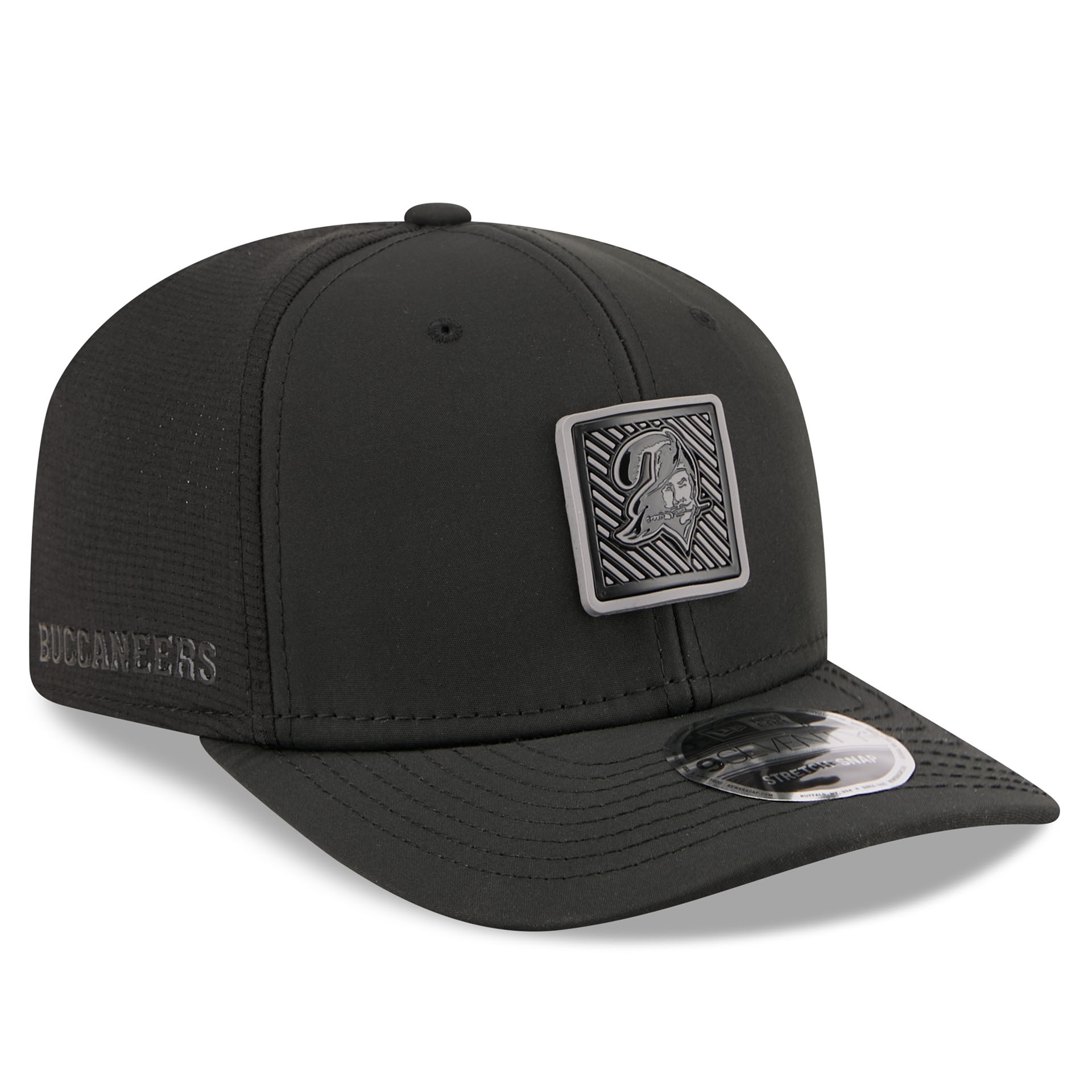Tampa Bay Buccaneers Black Historic Logo 2026 NFL Training Camp 9SEVENTY Stretch-Snap Cap Schwarz