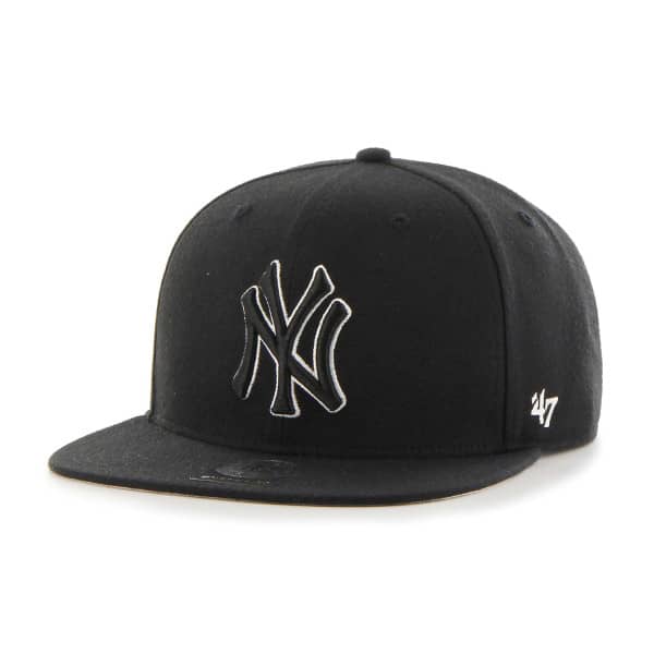 New York Yankees Black & White '47 Captain Snapback MLB Cap Black