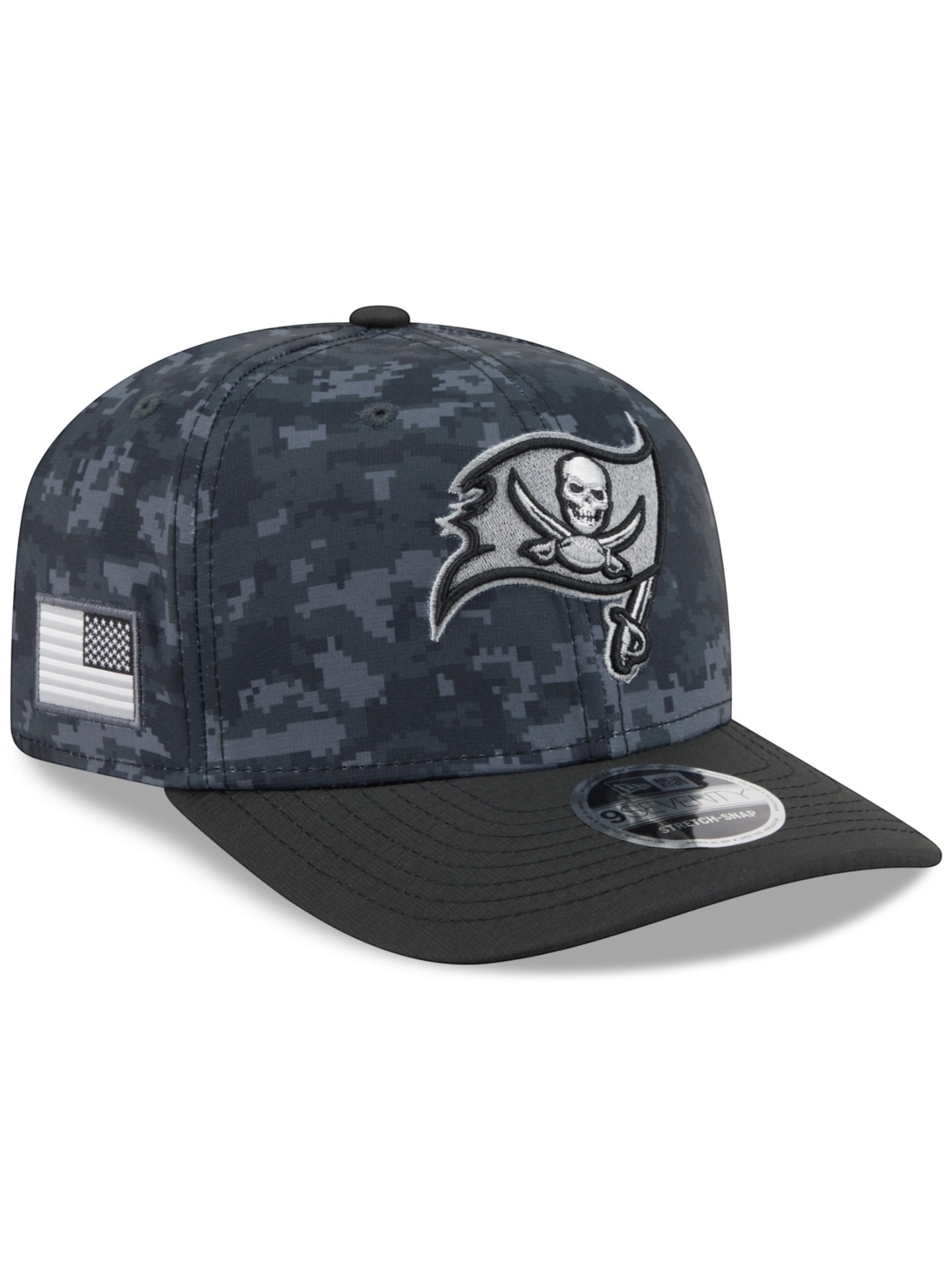 Tampa Bay Buccaneers 2026 NFL Salute to Service 9SEVENTY Stretch-Snap Cap Black
