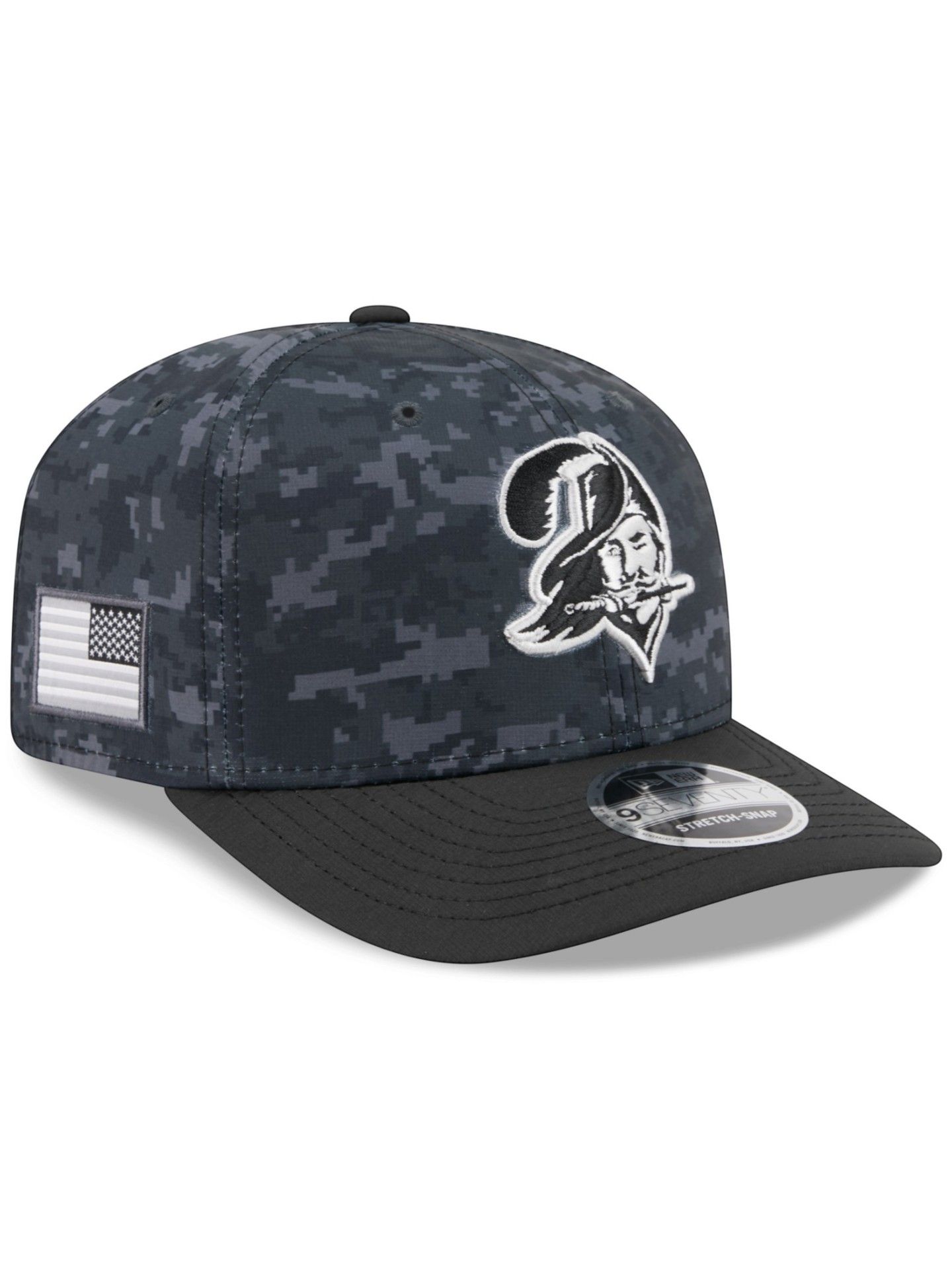 Tampa Bay Buccaneers Throwback 2026 NFL Salute to Service 9SEVENTY Stretch-Snap Cap Schwarz