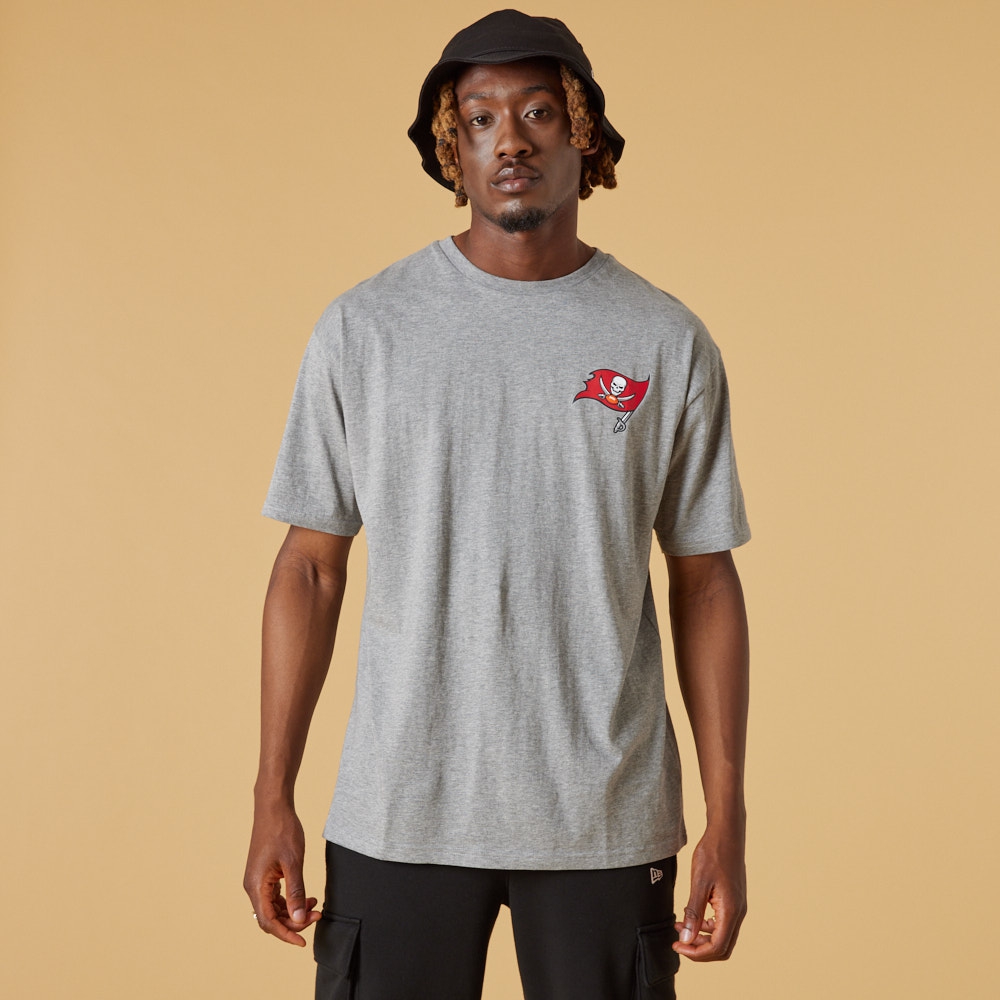 Tampa Bay Buccaneers Left Chest Logo New Era T-Shirt Grau