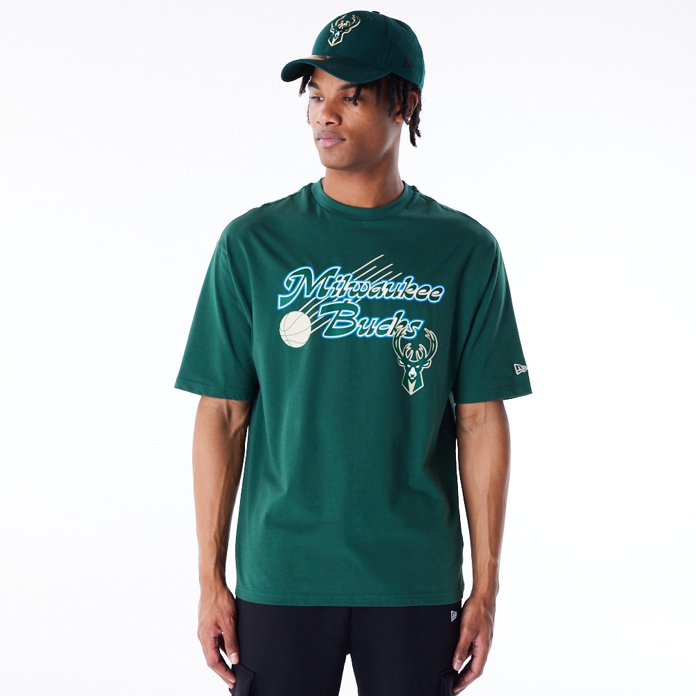 Milwaukee Bucks Script New Era Oversized NBA T-Shirt Grün